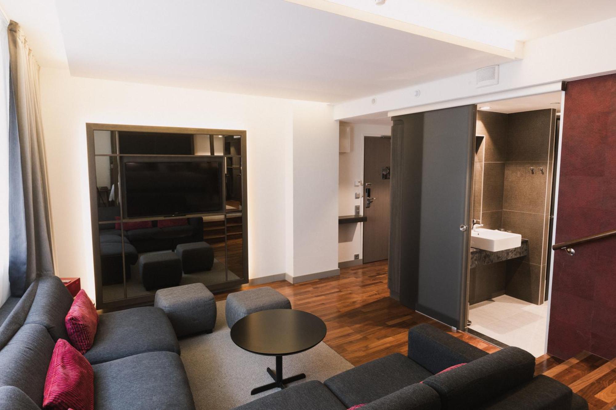 Home Hotel Jugend Гельсінкі Екстер'єр фото